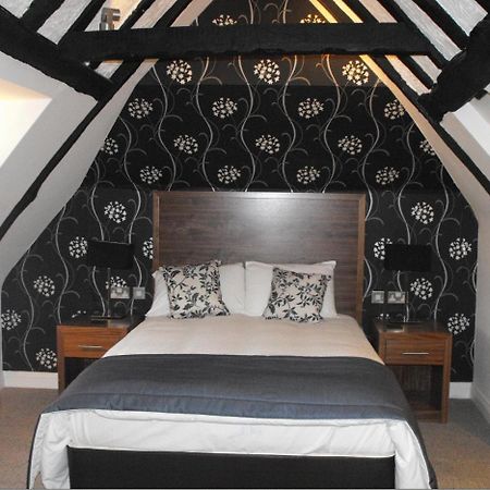 The Boleyn Hotel Staines-upon-Thames Dış mekan fotoğraf