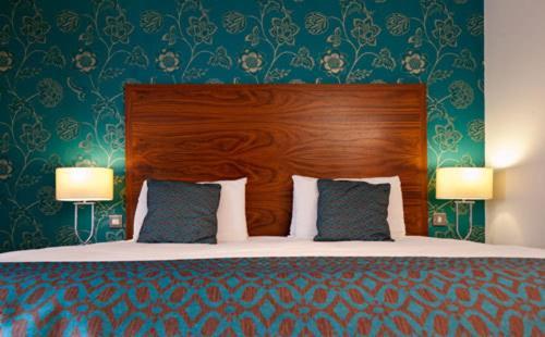 The Boleyn Hotel Staines-upon-Thames Dış mekan fotoğraf