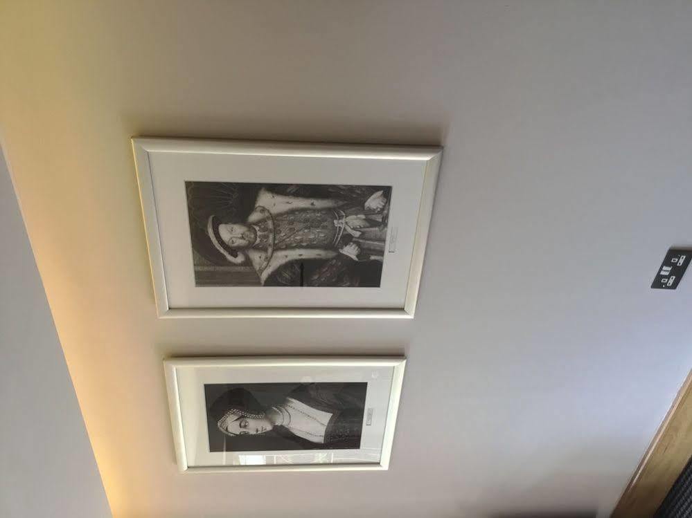 The Boleyn Hotel Staines-upon-Thames Dış mekan fotoğraf