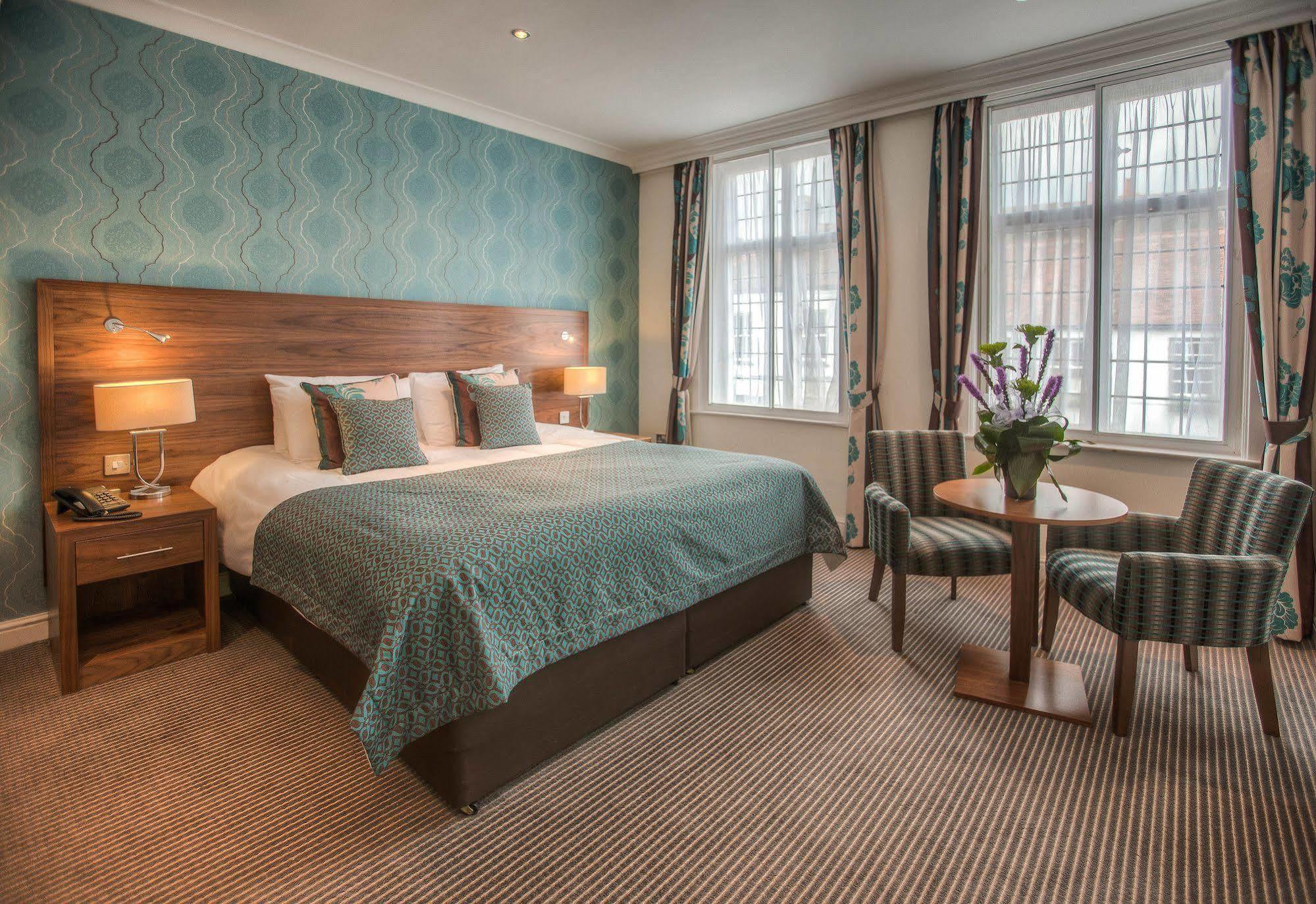 The Boleyn Hotel Staines-upon-Thames Dış mekan fotoğraf