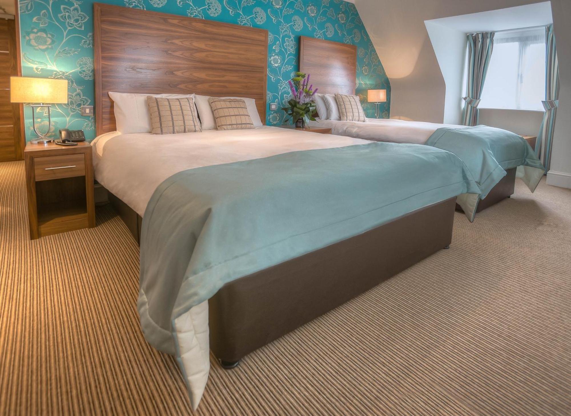 The Boleyn Hotel Staines-upon-Thames Dış mekan fotoğraf