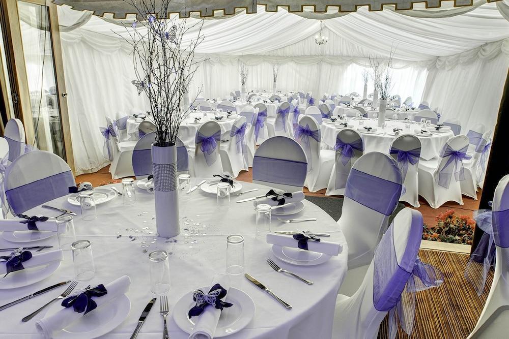 The Boleyn Hotel Staines-upon-Thames Dış mekan fotoğraf